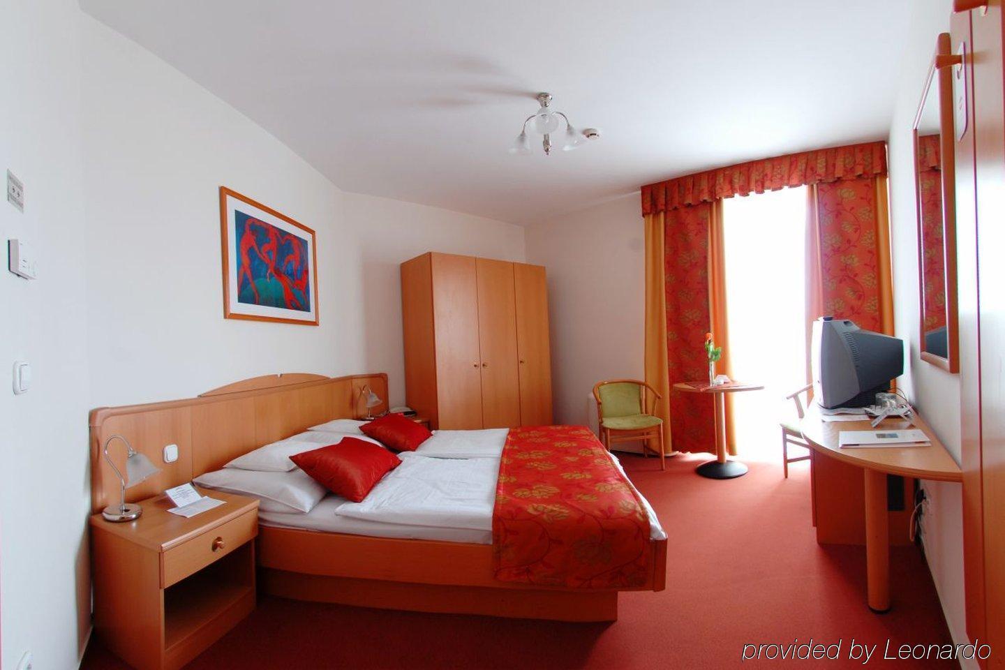 Hotel Kalvaria Superior Győr Rum bild