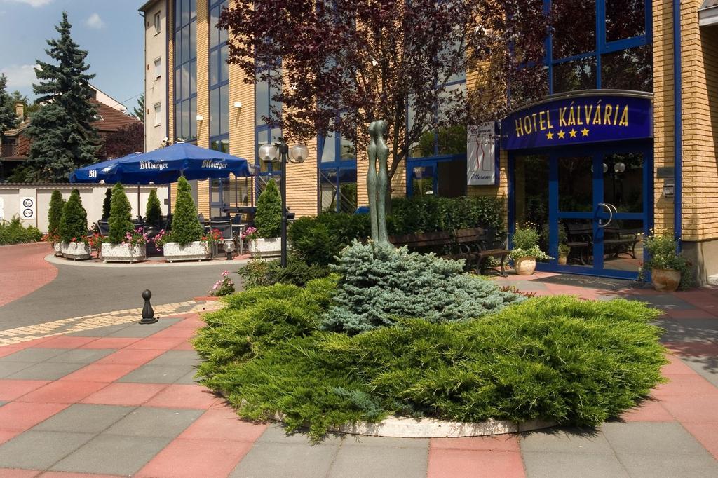 Hotel Kalvaria Superior Győr Exteriör bild