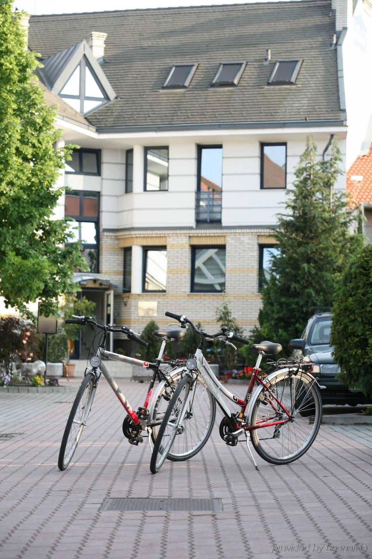 Hotel Kalvaria Superior Győr Exteriör bild