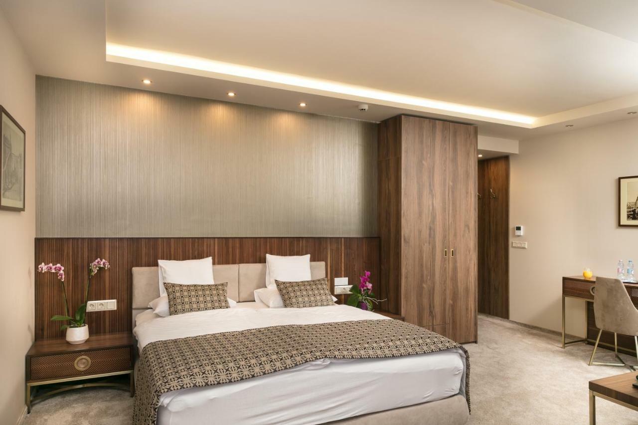 Hotel Kalvaria Superior Győr Exteriör bild